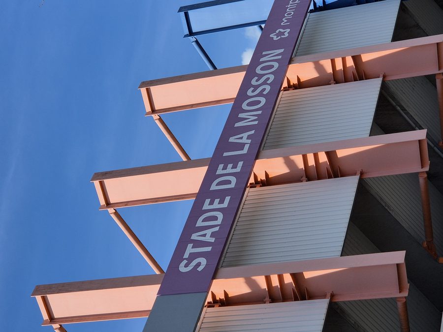 Le panneau du Stade de la Mosson à Montpellier, qui accueille le coup d'envoi de la Ligue 2 BKT
