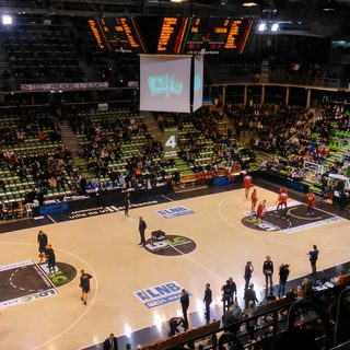 Le public de l'Astroballe pendant l'échauffement d'un match de LDLC ASVEL à Villeurbanne