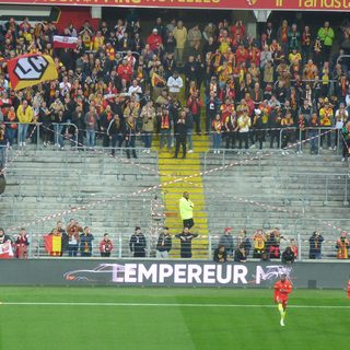 Tribune de supporters lensois lors d'un match de Ligue 1