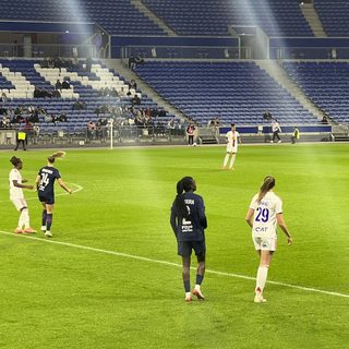 Joueuses de l'OL Lyonnes et du Paris Saint-Germain lors d'une rencontre de Première Ligue féminine